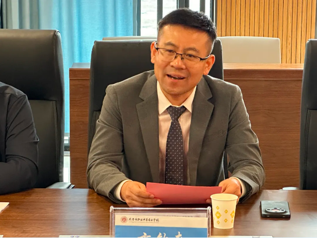 【關愛職業(yè)教育點亮技能未來】格洛博電子印刷設備捐贈儀式順利舉行(圖2)